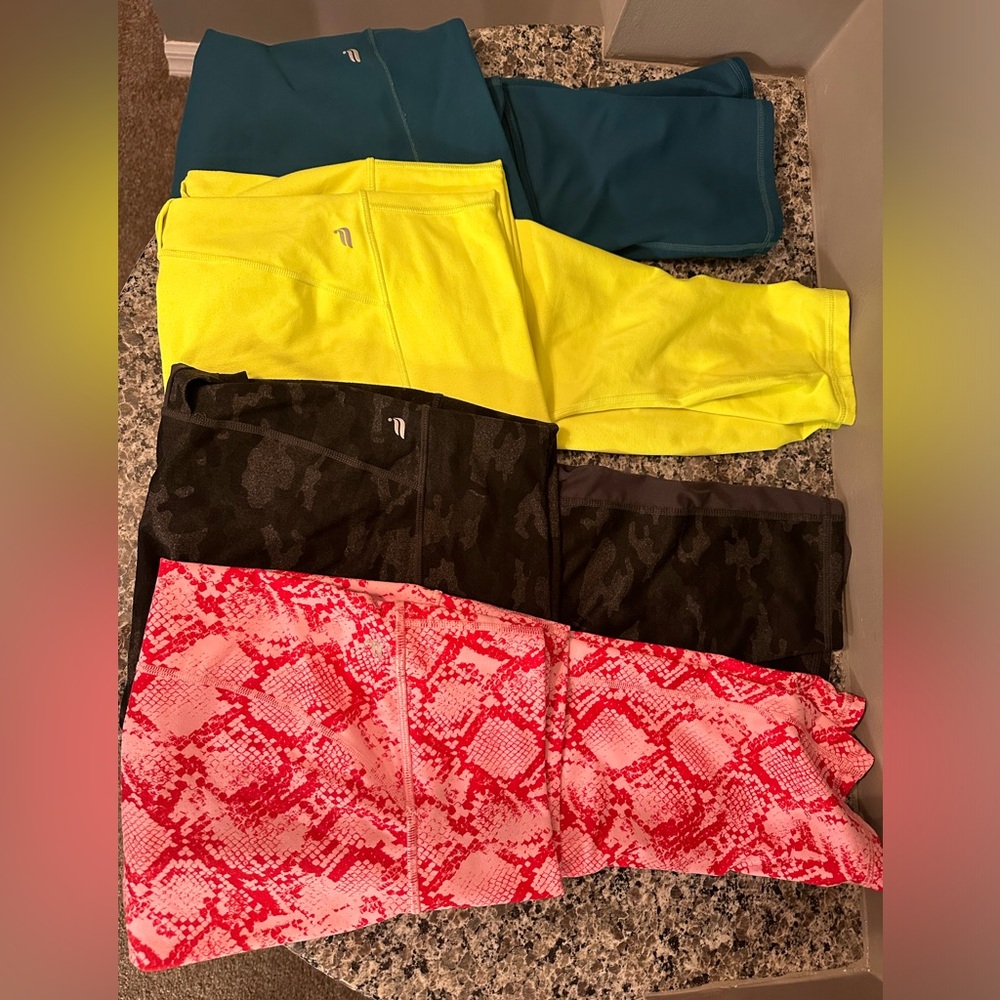 5 pair Fabletics Leggings